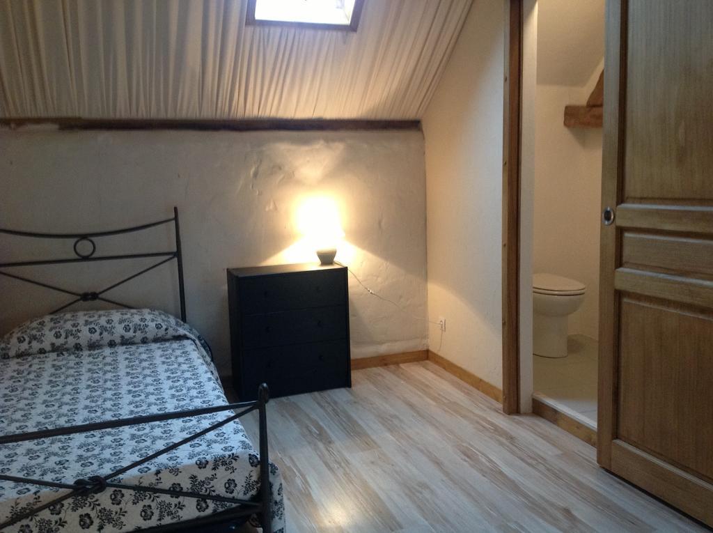 Saint-Pierre-du-Lorouër Thesecretgarden-France B&B 객실 사진